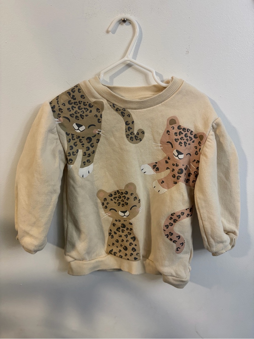 4/30$ H&M Cream Kids Sweatshirt with Leopard Cubs Print 2-3 years